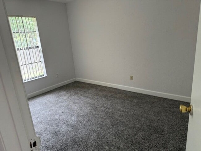 Building Photo - 2 Bd/1 Ba near UF- 857 sq/ft Apartment for...