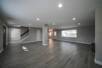 Building Photo - 7818 Beaufort Dr