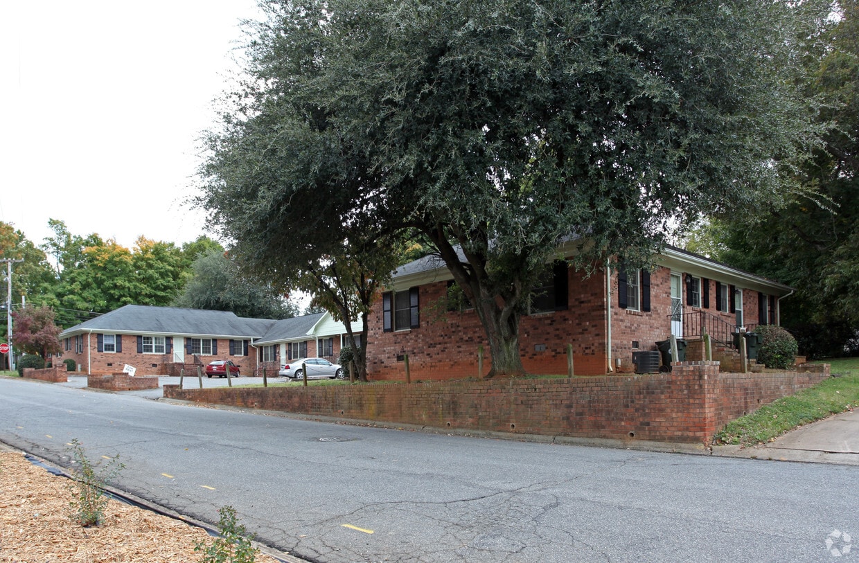 Primary Photo - 101 W 4th Ave
