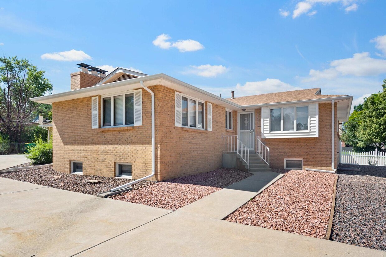 Room in 5 Bedroom Home at 2185 Upham Street House Rental in Lakewood