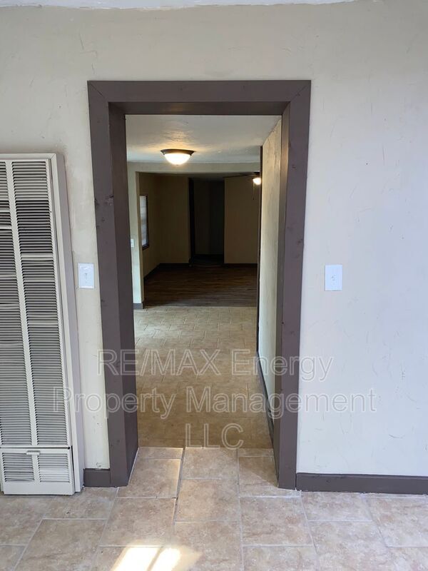 Foto del edificio - 9901 NE 26th St