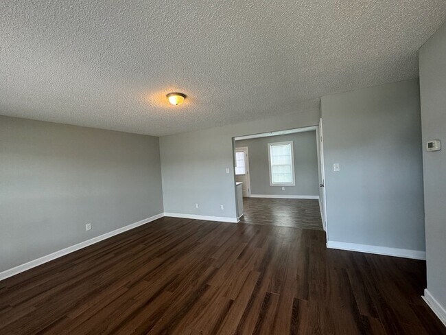 Building Photo - 413 Archer Dr