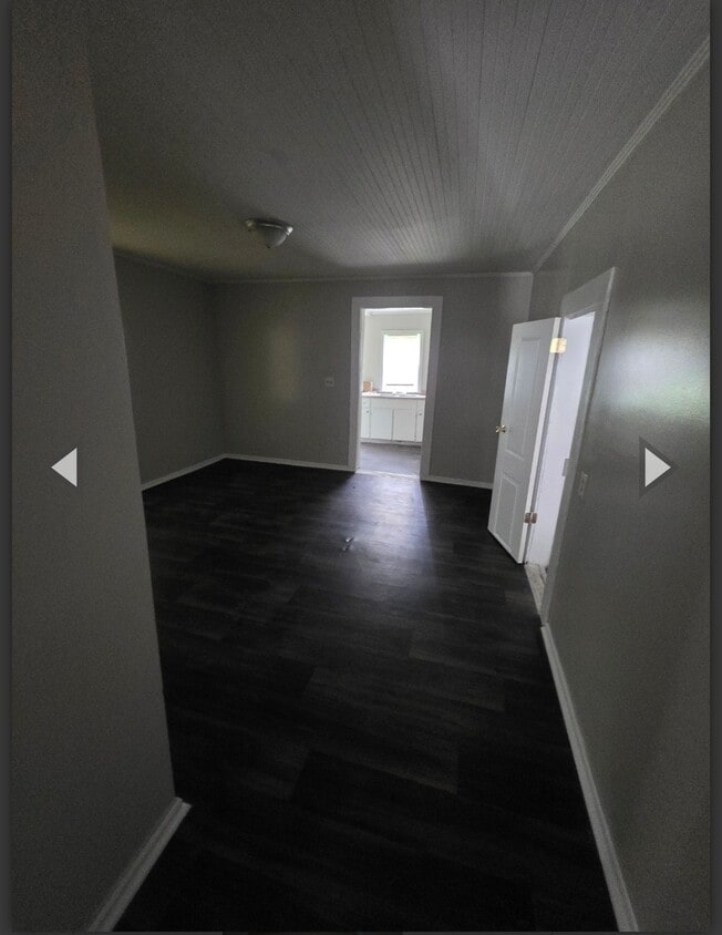 Primary Photo - 320 Ruby St