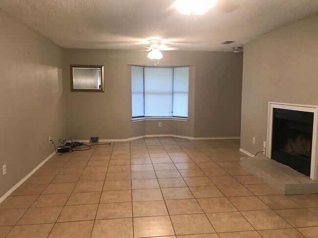 Building Photo - 4037 County Road 149