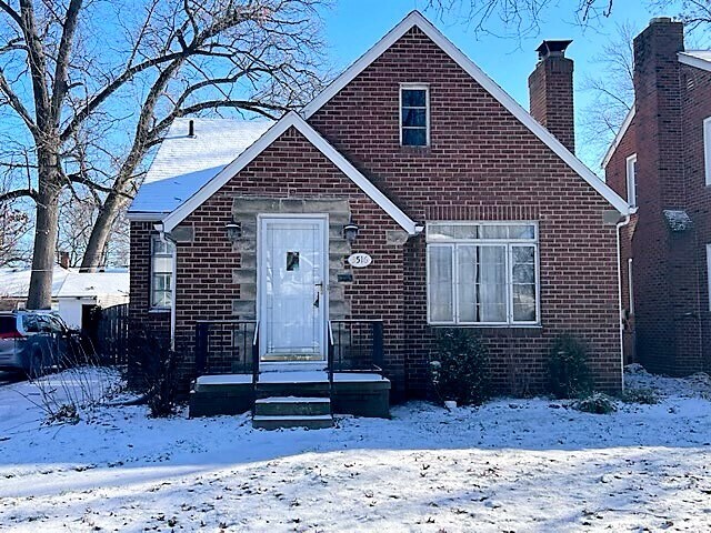 Primary Photo - 3516 Wyckliffe Pkwy