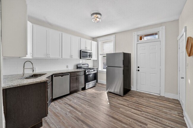 Building Photo - 2918 Sidney St