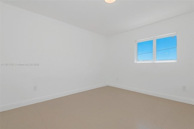 Foto del edificio - 1013 SW 7th St