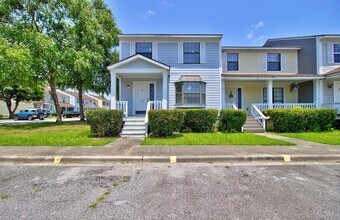 Building Photo - 912 Pineland Ave