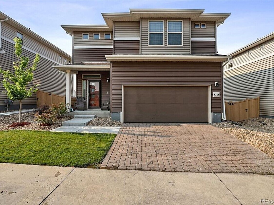 Primary Photo - Beautiful, Like New Castle Rock Home
