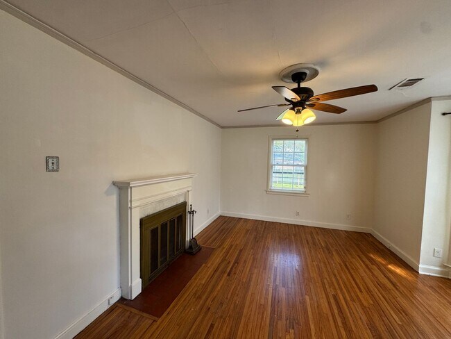 Foto del edificio - 2530 Girard St