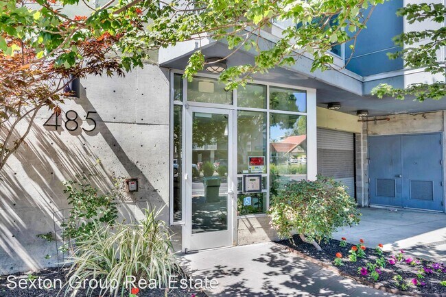 Building Photo - 2 br, 1.5 bath House - 485 W. MacArthur Bl...