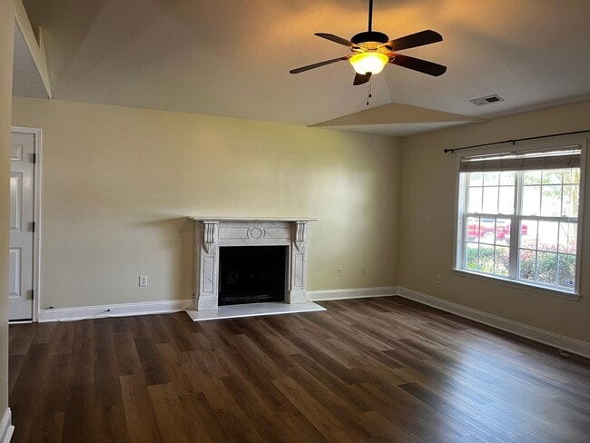 Building Photo - Home in New Bern's Arcadia Village neighborhood