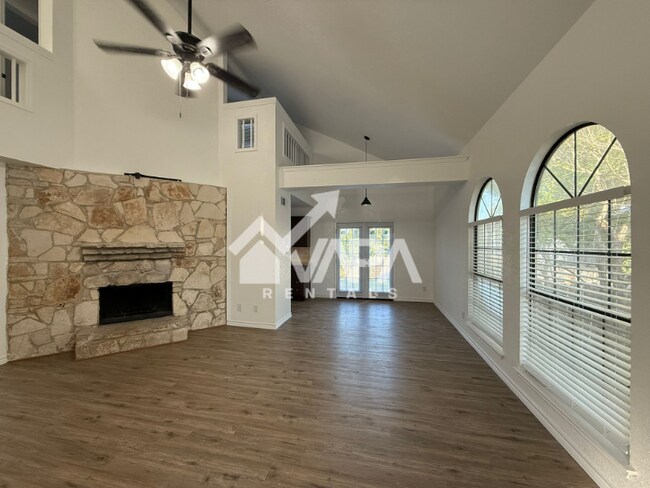 Foto del edificio - 4718 Saddle Ridge