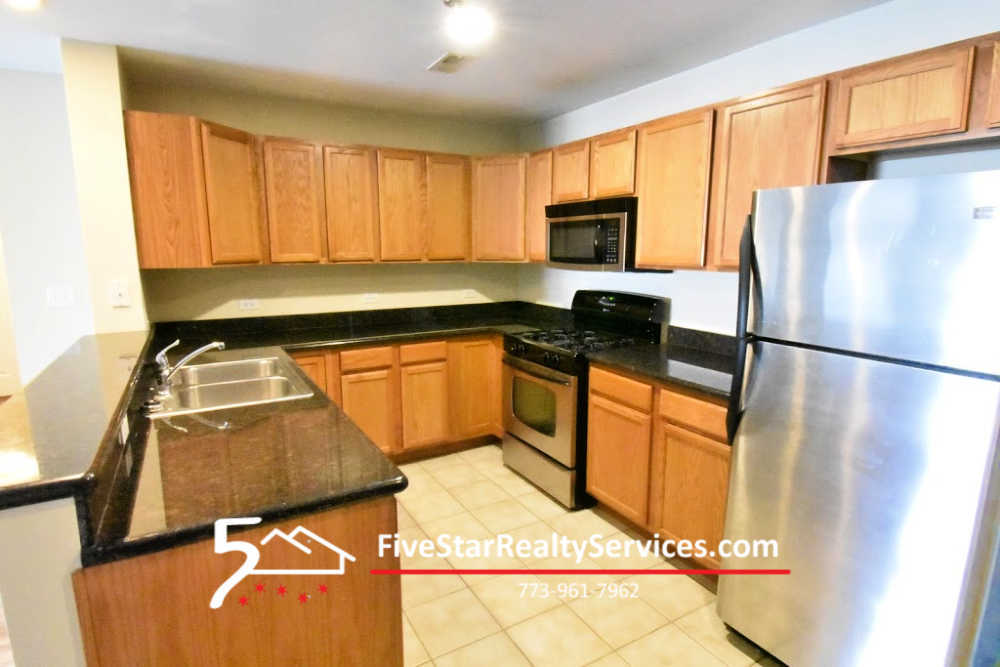 Foto principal - 8255 Skokie Blvd