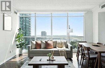 Building Photo - 219 Fort York Blvd