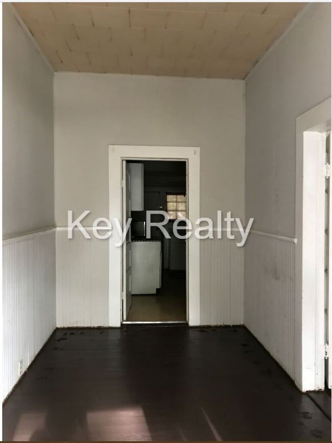 Building Photo - 1802 - A Marye St. - Duplex on the corner ...