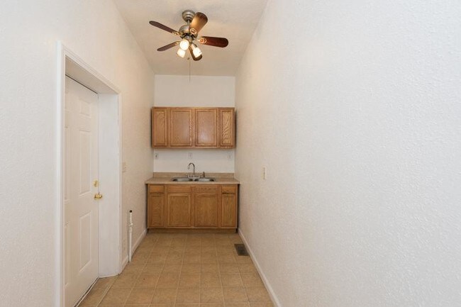 Foto del edificio - 323 Kretschmer