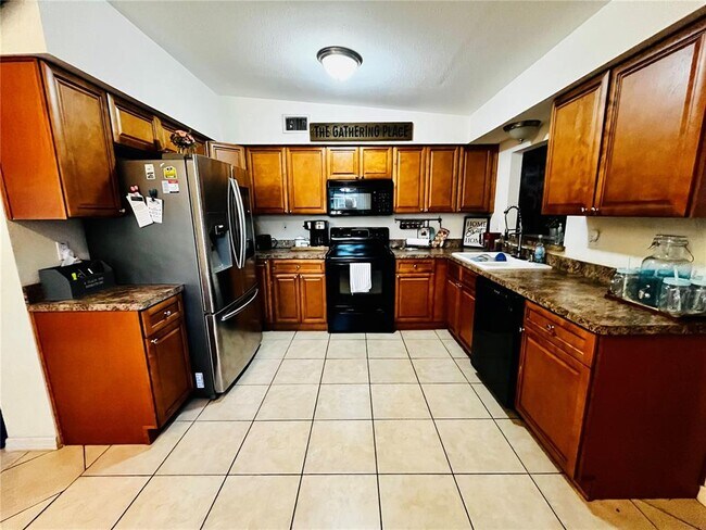 Building Photo - 6710 Kingswood Dr N