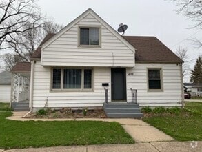 Building Photo - 1205 Van Wie Ave