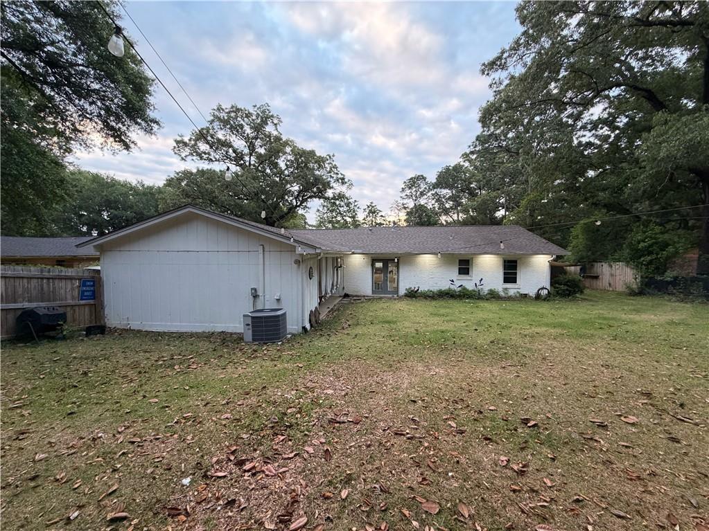 Building Photo - 5858 Shadesview Dr