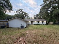 5858 Shadesview Dr