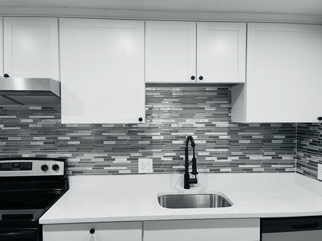 Photo - 4 Hallmark Gdns Apartment