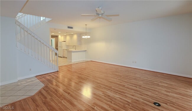 Building Photo - 5823 Cove Cir