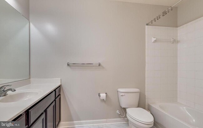 Building Photo - 115 Blackford Dr