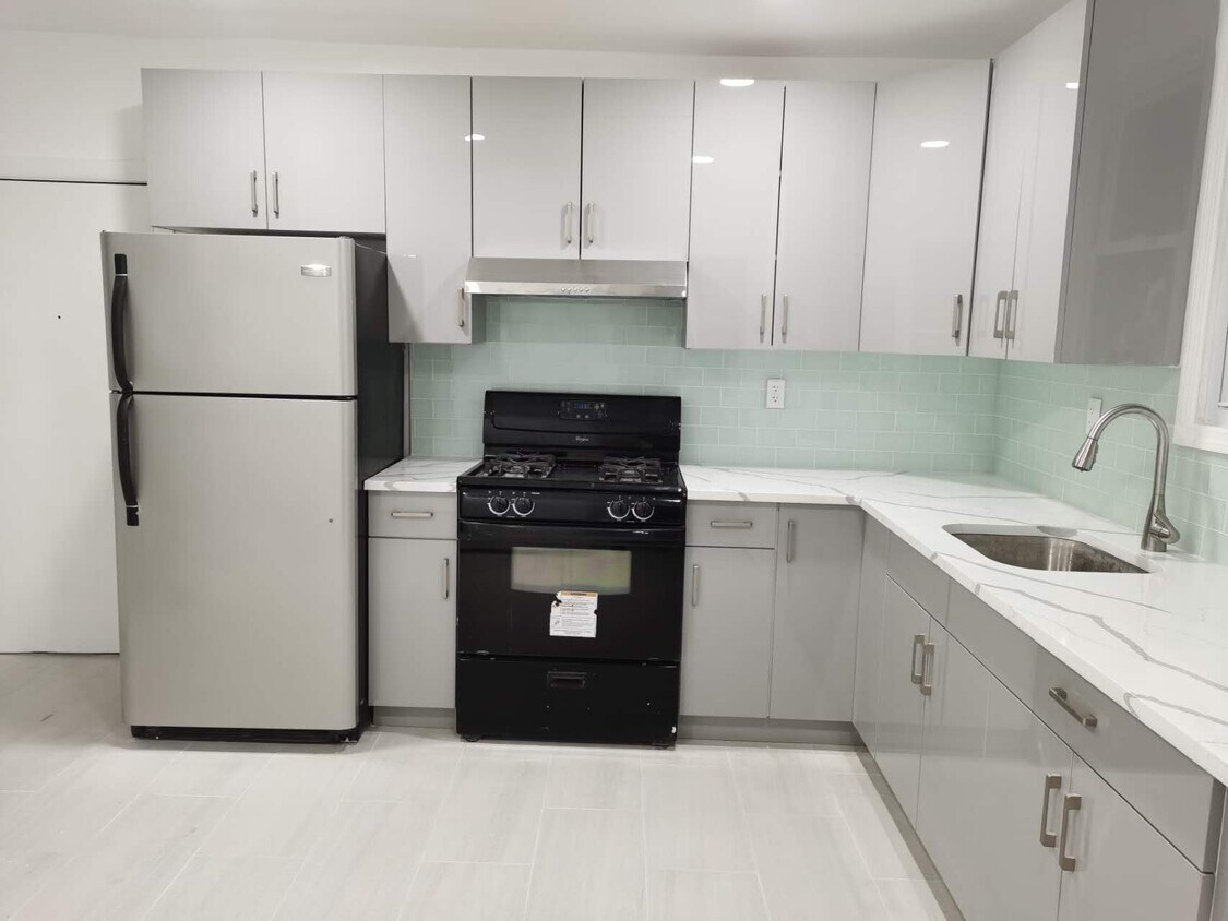 Foto principal - 16 E Davis St
