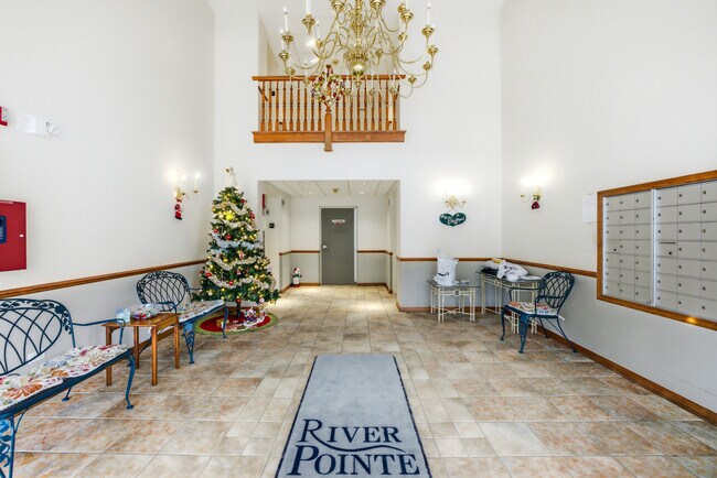 Foto del edificio - 650 S River Rd