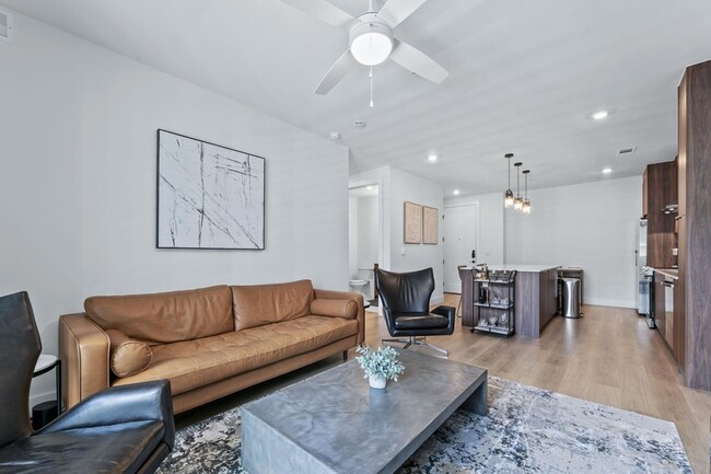 Building Photo - 1701 Simond Ave
