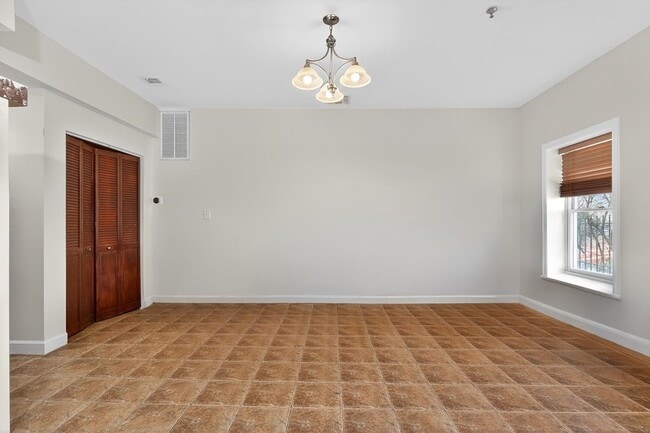 Building Photo - 620 38th St