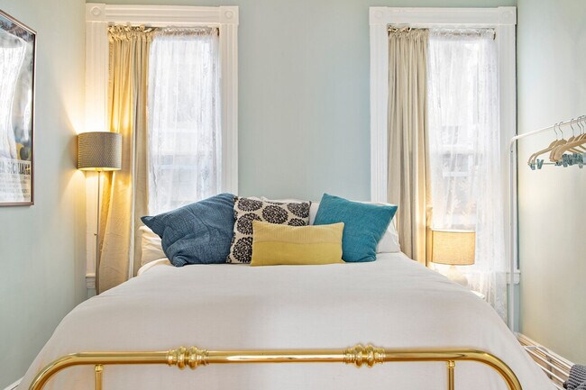 Building Photo - 53 Prescott St