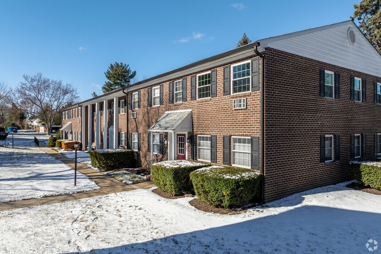 Foto principal - Aston Arms Condominiums