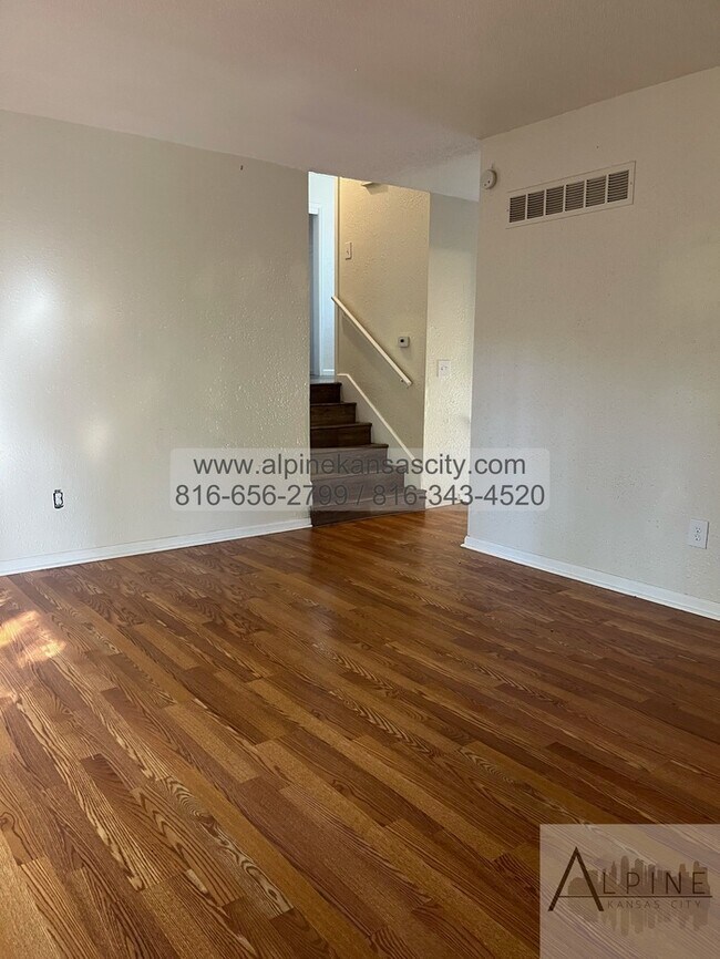 Building Photo - 2-3 Bedroom KC/Raytown Duplex, Vouchers OK