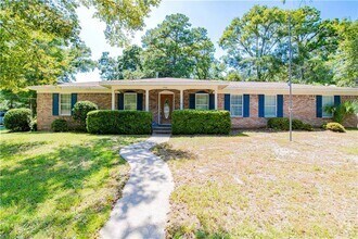 Building Photo - 2704 Woodcliff Dr E