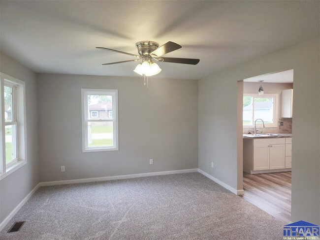 Livingroom - 1243 E Hendrix St