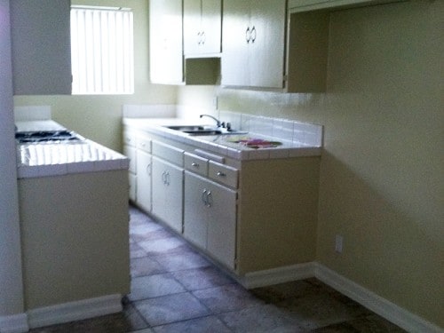 Foto del edificio - 14810 Halldale Ave