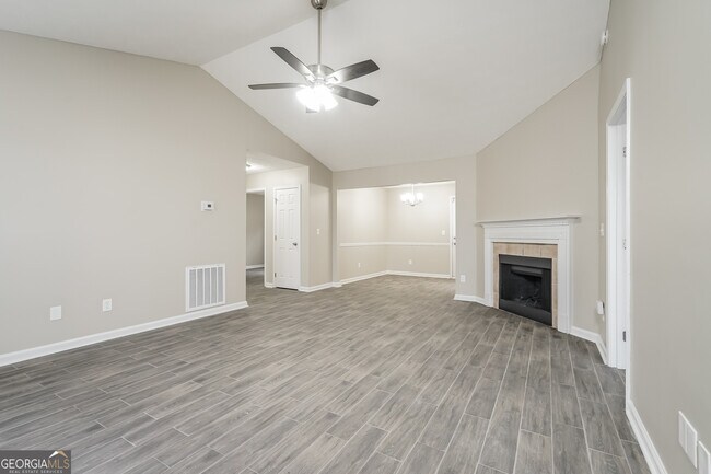 Foto del edificio - 145 Fairclift Dr