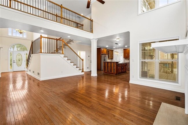 Building Photo - 2624 Crest Valley Dr
