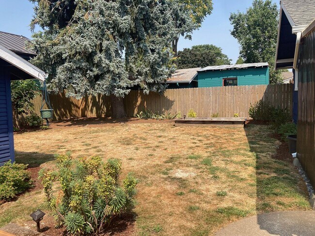 Building Photo - 4525 NE 85th Ave