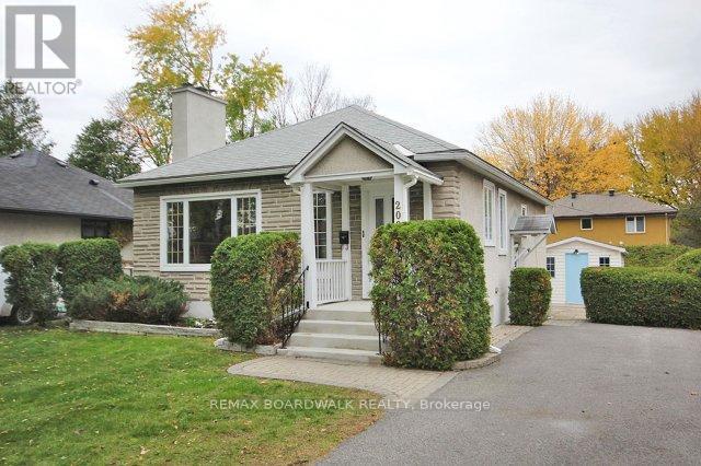 Building Photo - 209 Knox Crescent
