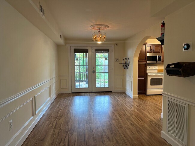 Building Photo - 306 Highland Ave