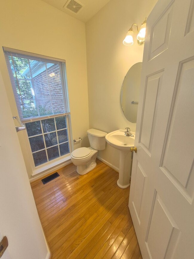 Foto del edificio - 5207 Linden Dr