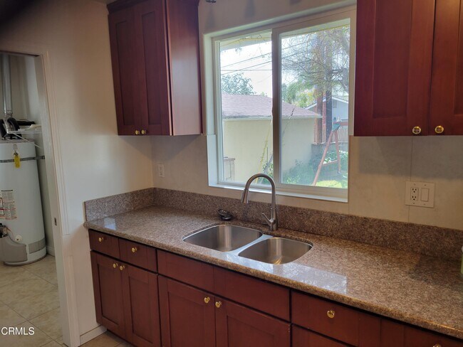 Building Photo - 2515 Pine Valley Dr
