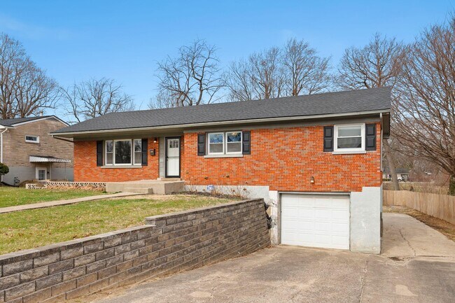 Foto del edificio - 562 Lone Oak Dr