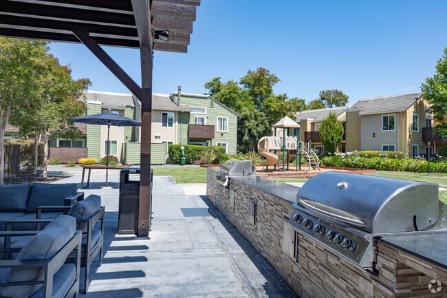  - Crossbrook Apartments