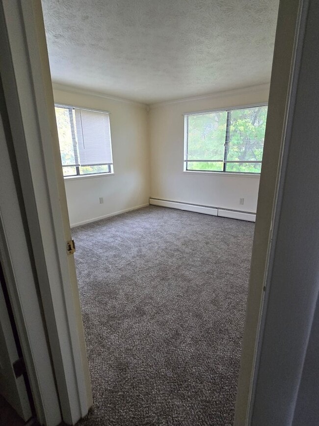 Interior Photo - Sheridan Park and Holiday Manor