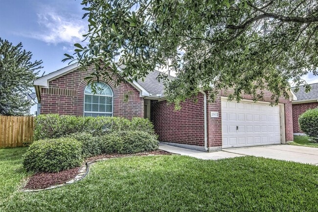 Building Photo - 22907 Sebastian Dr
