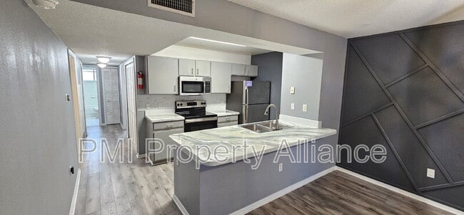 Building Photo - 8714 Rain Forest Rd